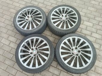 318. Originál kola Alfa Romeo 5x118 R18