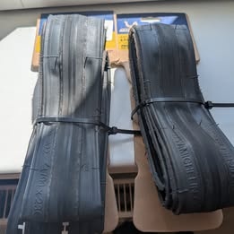 Plaste Tyres 2 x Michelin Lithion 2 700c 23mm