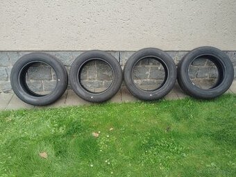 235/55R18 100H