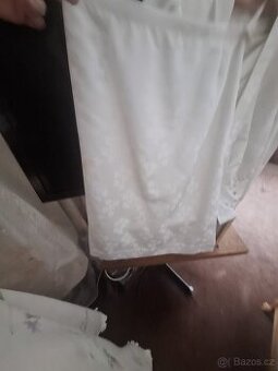 Prodám elegantní trojdílné svatební šaty – kostýmek ✨