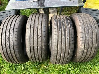 Pneu Good Year 225/50/17 - 98W - 7mm