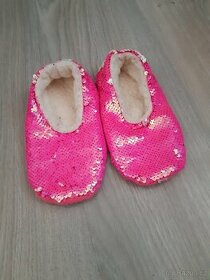 Dětské nazouváky + polštář s otočnými filtry