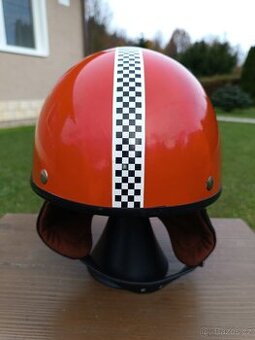 Stará helma, přilba, kokos