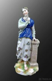 Porcelánová plastika - dívka v květovaných šatech, značeno