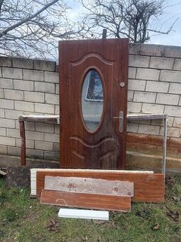 Vchodové dveře ,parapety