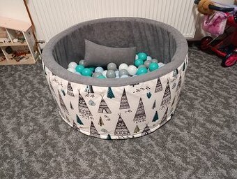 Suchý bazén s míčky