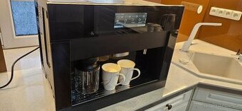 Nejvyšší model kávovaru Miele CVA 6800, vestavný, nepoužíván