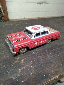 Staré plechové autíčko