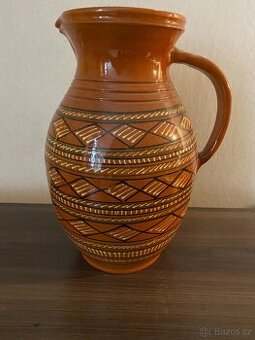 Keramický džbán