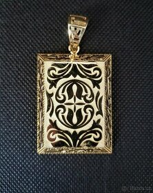 velký přívěsek destička