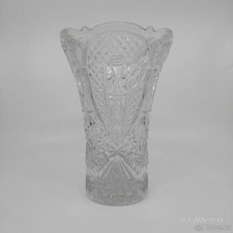 Lisovaná skleněná váza