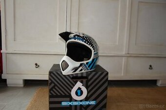 Integrální helma 661