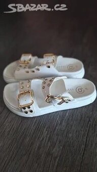 Dámské letni pantofle sandály Bugatti vel.41