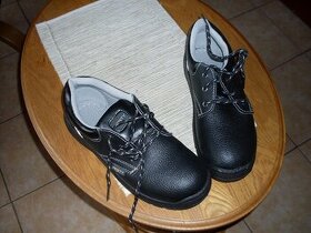 Pánské pracovní boty nové velikost 42