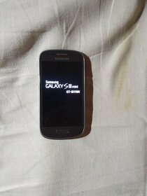 Samsung Galaxy S3 mini,5MPx,8GB,microSD slot