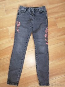 Šedočerné džíny jeans s výšivkou vel. 176