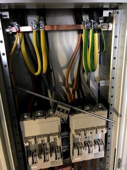 Přijme elektrikáře a pomocníky