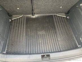 Vana kufru guma do zavazadloveho prostoru Skoda Fabia