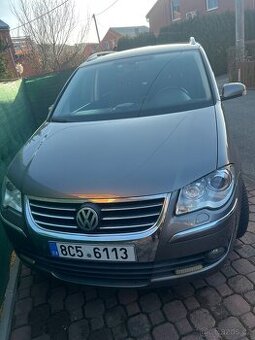 Vw touran 5mistny je 2.0tdi 125kw rok2009