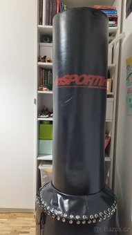 Boxovací pytel stojící