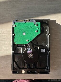 Externí pevný disk 1TB (Seagate, 7200 RPM)