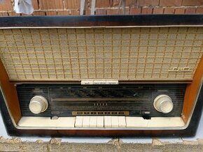Retro rádio Tesla
