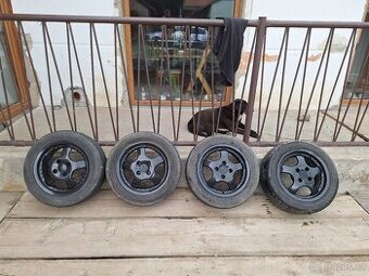 Renovovana sada kol VW Lupo