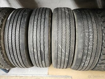 Nákladní vodící pneu 295/80R22,5