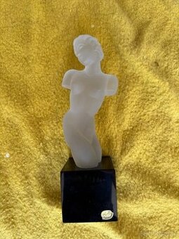 Prodám skleněnou figurku sochu ženy Bohemia Glass