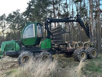 John Deere 810e - 1