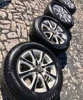 Alu kola rozteč 4x100 nejeté zimní pneu 195/65/15