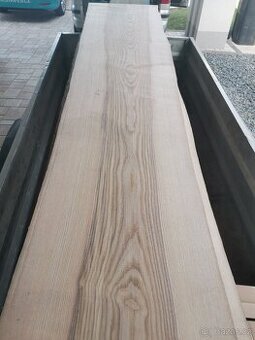 Široké jasanové fošny