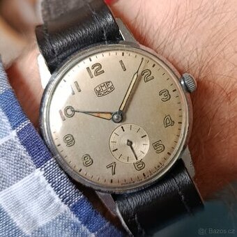 Klasické náramkové hodinky UMF RUHLA