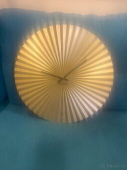 Nástěnné hodiny zlaté