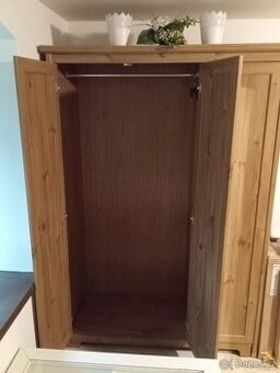 Šatní skříň IKEA