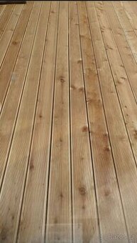 Modřínová terasová prkna drážkované