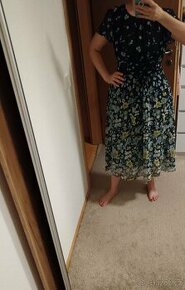 Dámské letní šaty.