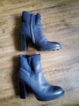 Kotníkové boty Gino Rossi vel. 38