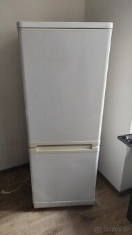 velká lednice + mrazák 3 šuplíky a DOVOZ