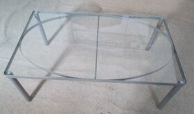 Kovový konferenční stolek se skleněnou deskou Ikea