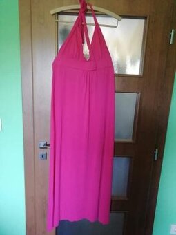 Nové a nenošené šaty velikost M