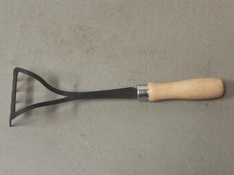 Kvalitní NOVÉ kované zahradní hrabičky - vyrobeno v ČR