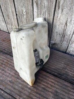 ŠKODA FAVORIT nádobka ostřikovače + motůrek