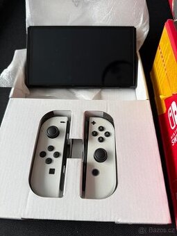 Konzole Nintendo Switch OLED White