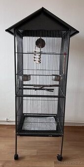 Kovová klec pro papoušky
