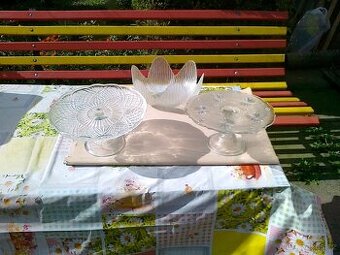 Stojany na dorty + miska