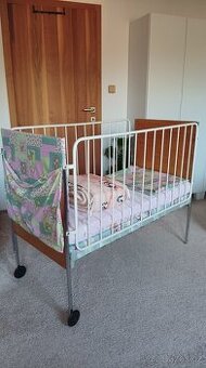 Dětská retro postýlka