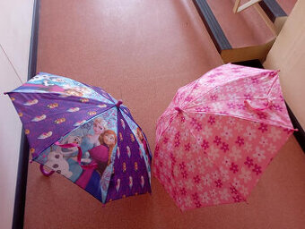 fialový dětský deštník s motivem Disney Frozen nenívystřelov