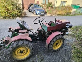 malotraktor T-4k12, včetně příslušenství