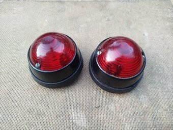 Koncová světla asi Pal nebo Autopal na veterán nebo vlek